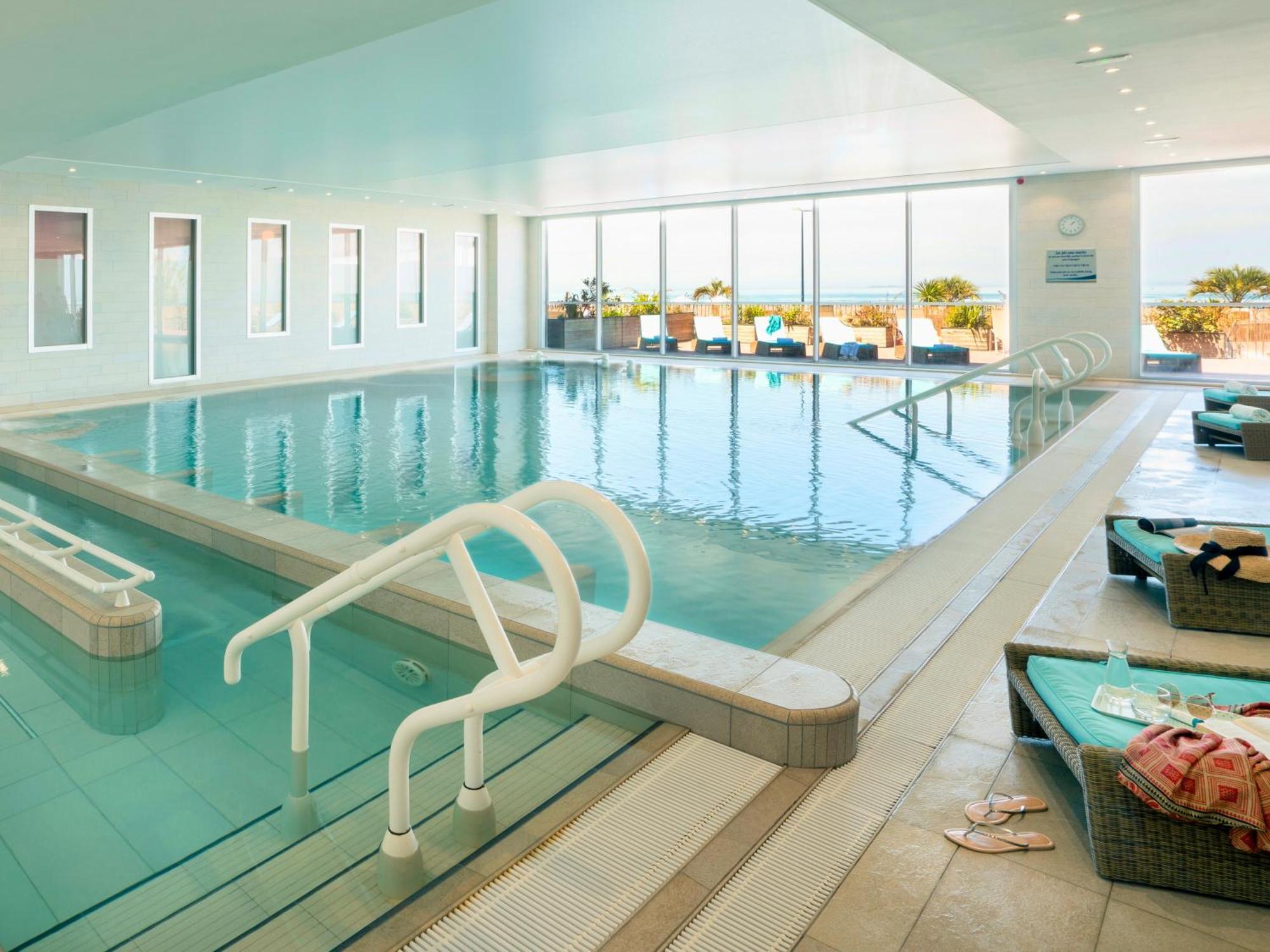 Hotel De La Baie - Thalassotherapie Previthal Donville-les-Bains Buitenkant foto