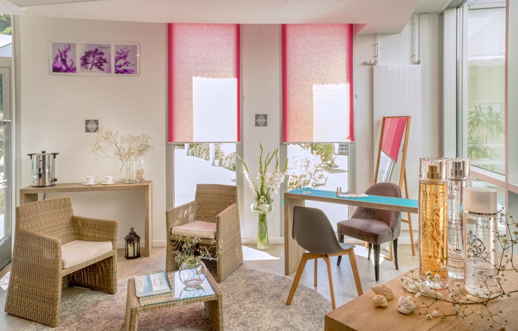 Hotel De La Baie - Thalassotherapie Previthal Donville-les-Bains Buitenkant foto